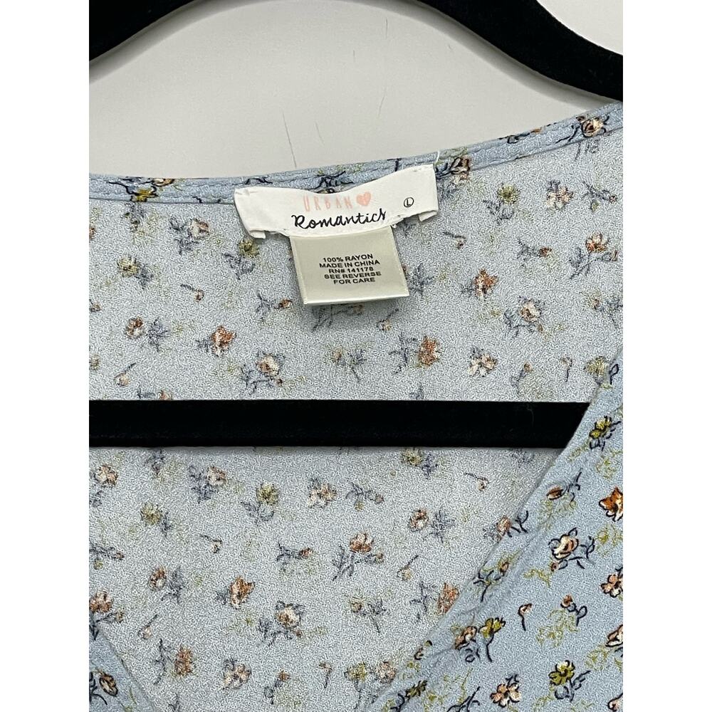 Urban Romantics Blouse Short Flutter Sleeve V-Neck Peplum Ruffled Floral Blue L - Picture 4 of 7
